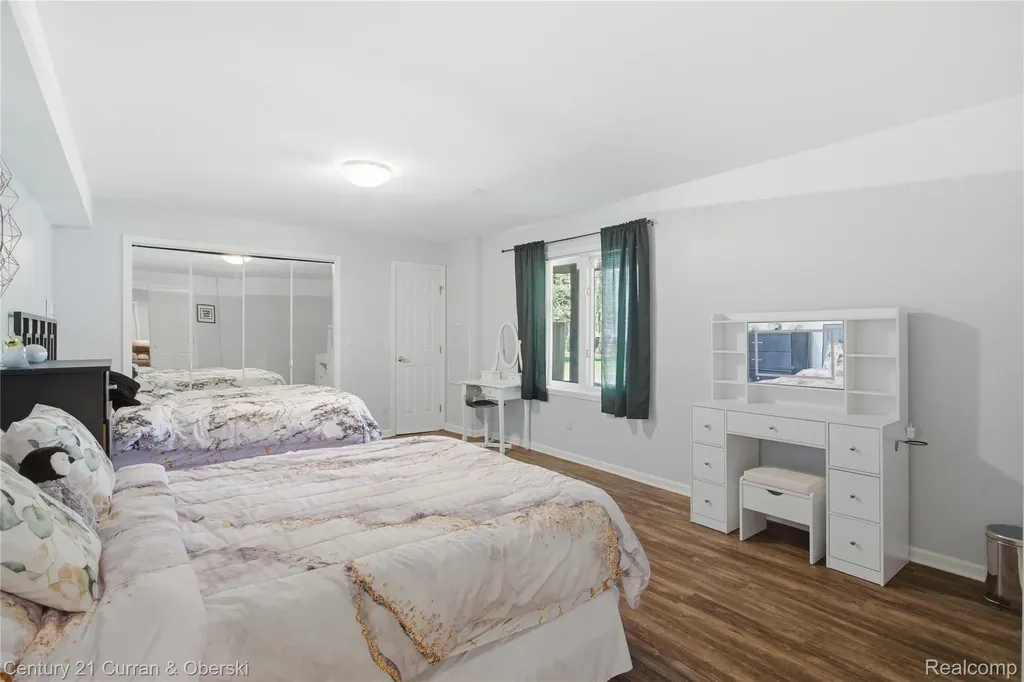 4876 Justin Lane West Bloomfield Charter Township MI 48322