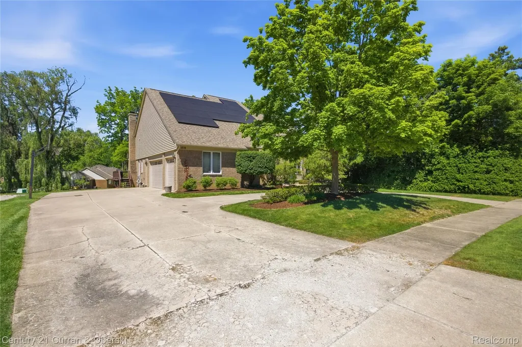 4876 Justin Lane West Bloomfield Charter Township MI 48322
