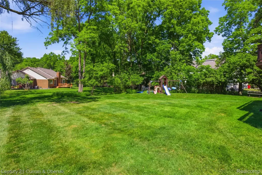 4876 Justin Lane West Bloomfield Charter Township MI 48322