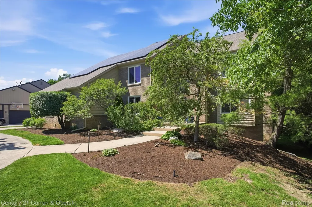 4876 Justin Lane West Bloomfield Charter Township MI 48322