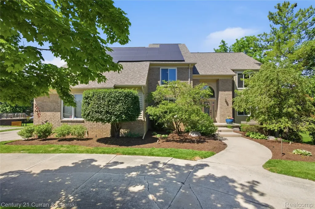 4876 Justin Lane West Bloomfield Charter Township MI 48322