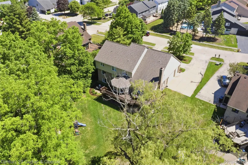 4876 Justin Lane West Bloomfield Charter Township MI 48322