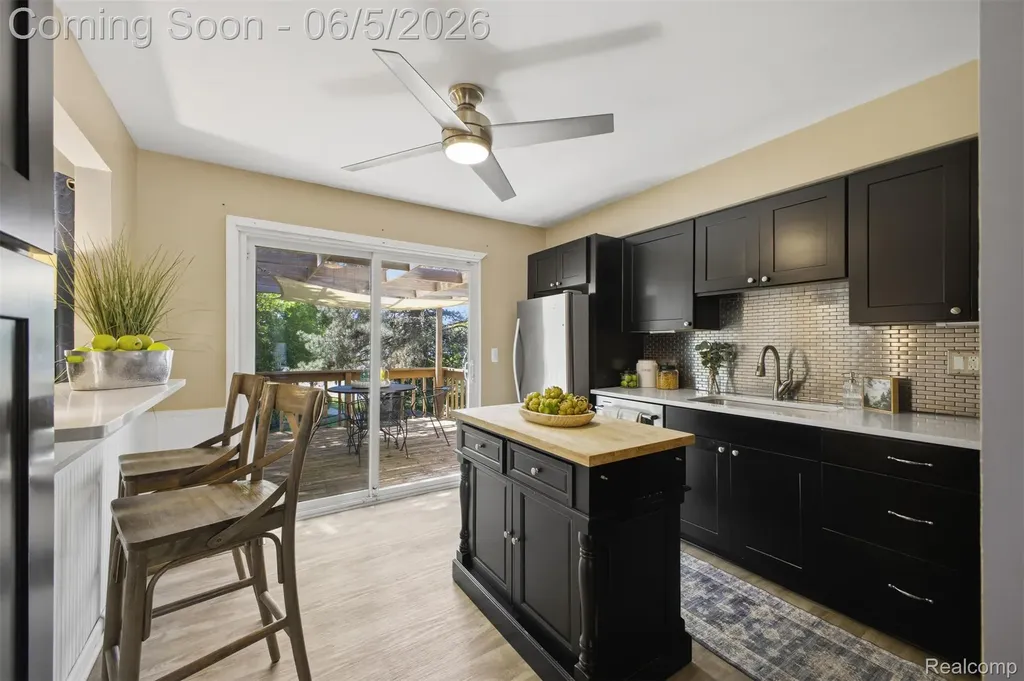 40435 Oak Tree Novi City MI 48375