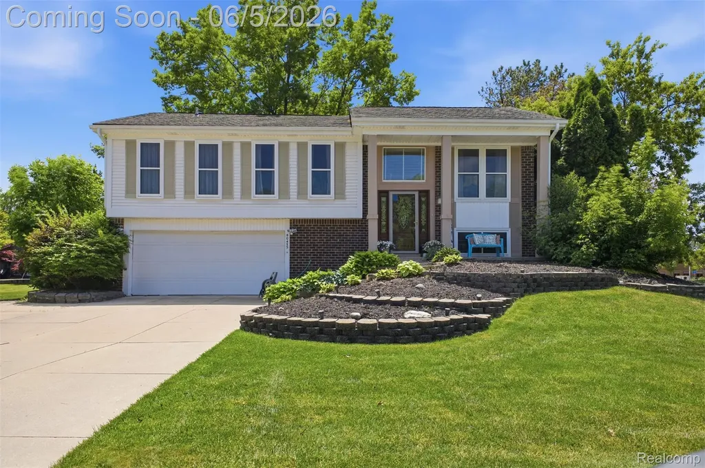 40435 Oak Tree Novi City MI 48375