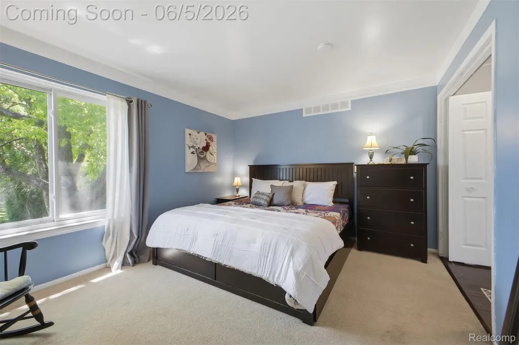40435 Oak Tree Novi City MI 48375