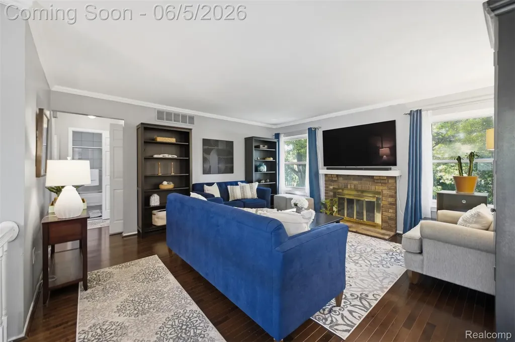 40435 Oak Tree Novi City MI 48375