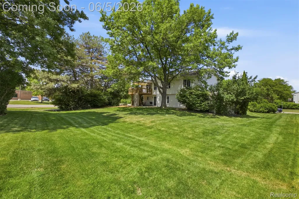 40435 Oak Tree Novi City MI 48375