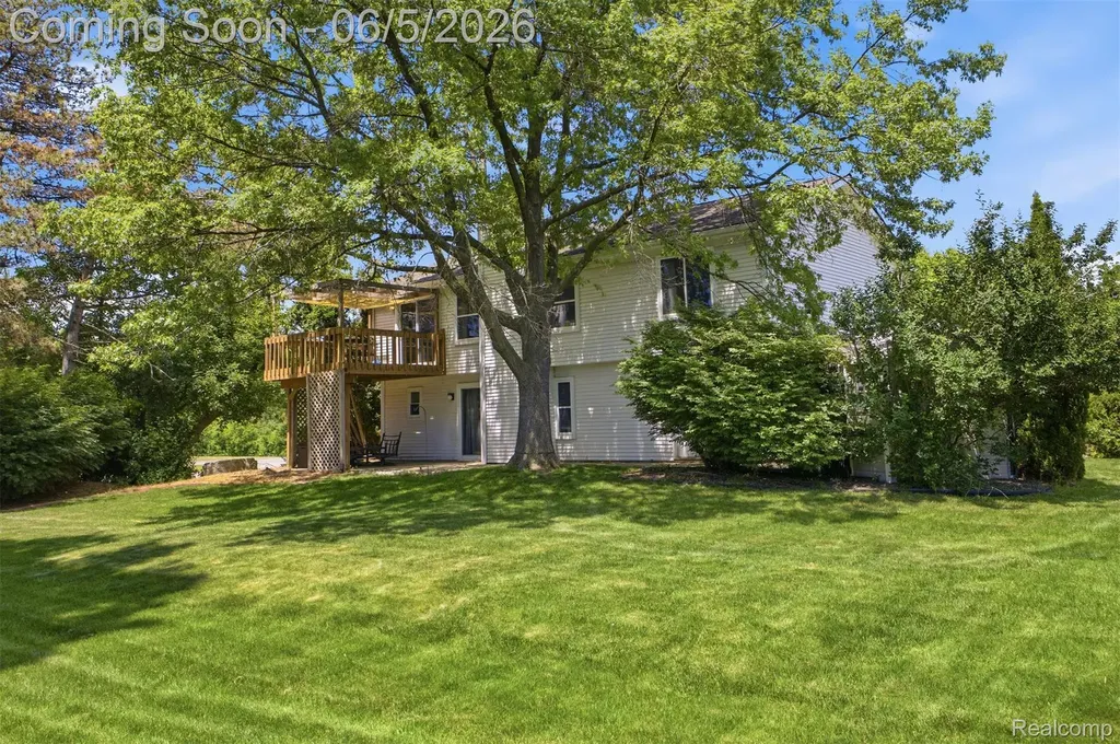 40435 Oak Tree Novi City MI 48375