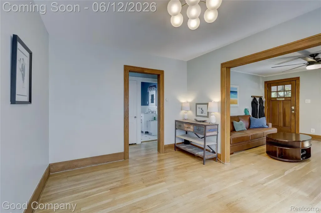 419 E 5th Street Royal Oak City MI 48067
