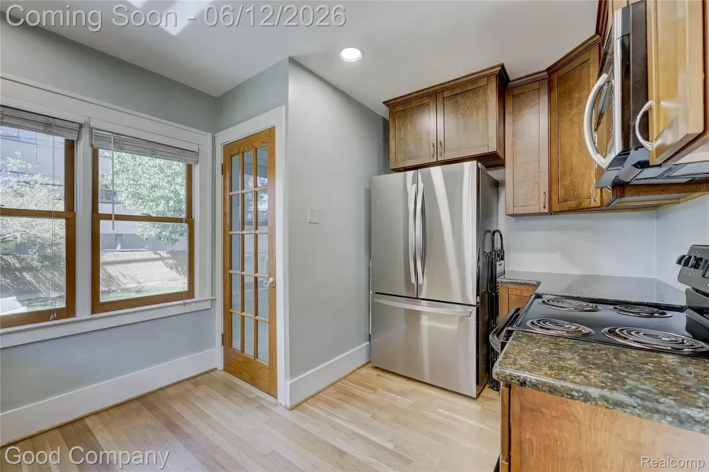 419 E 5th Street Royal Oak City MI 48067