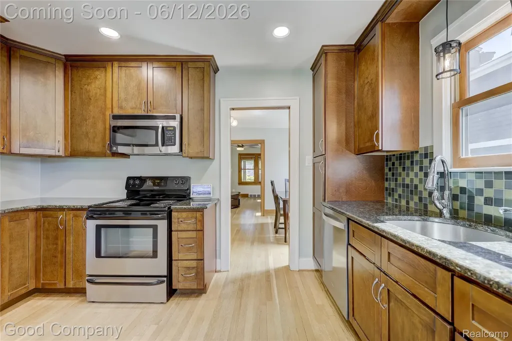 419 E 5th Street Royal Oak City MI 48067