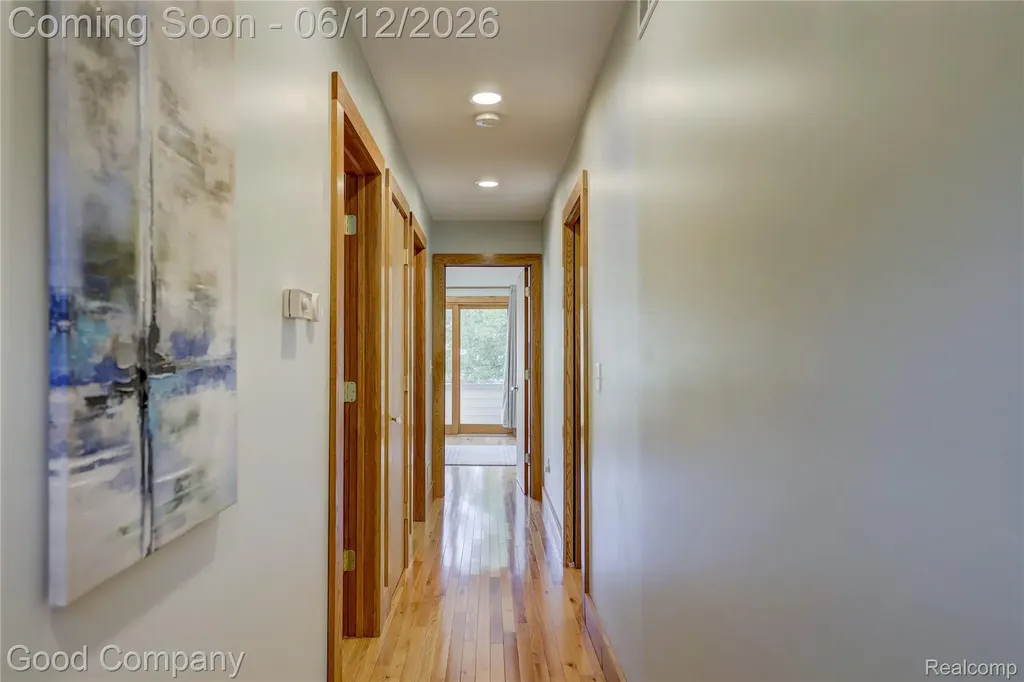 419 E 5th Street Royal Oak City MI 48067