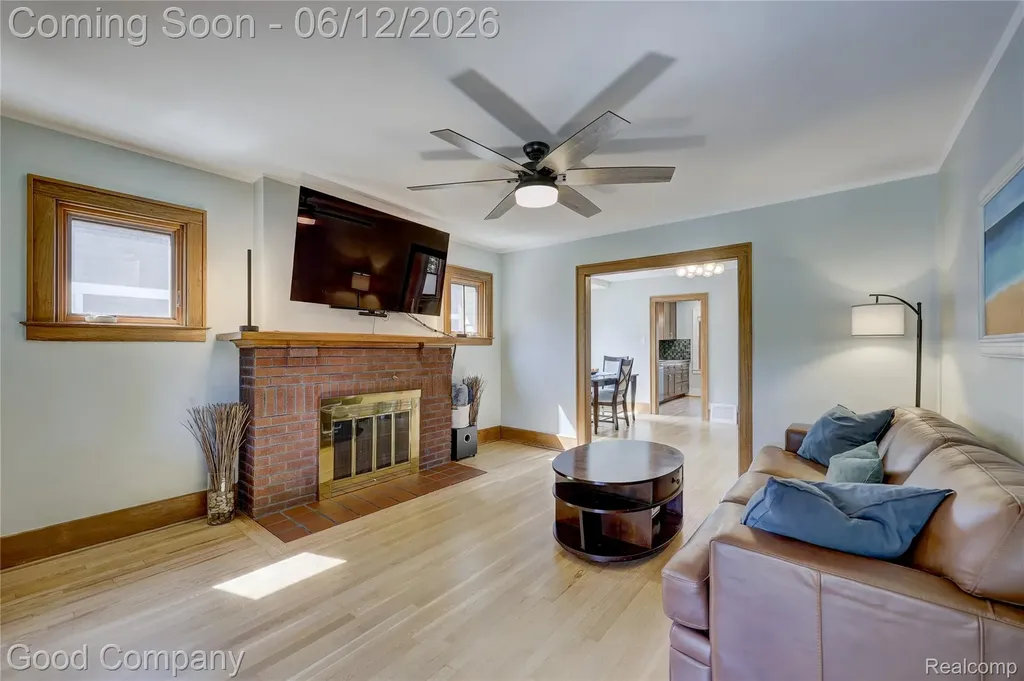 419 E 5th Street Royal Oak City MI 48067
