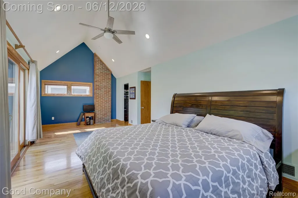 419 E 5th Street Royal Oak City MI 48067