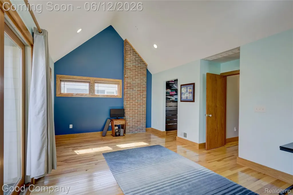 419 E 5th Street Royal Oak City MI 48067