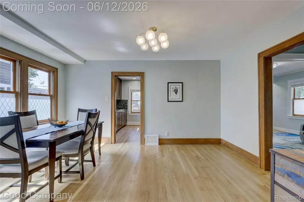 419 E 5th Street Royal Oak City MI 48067