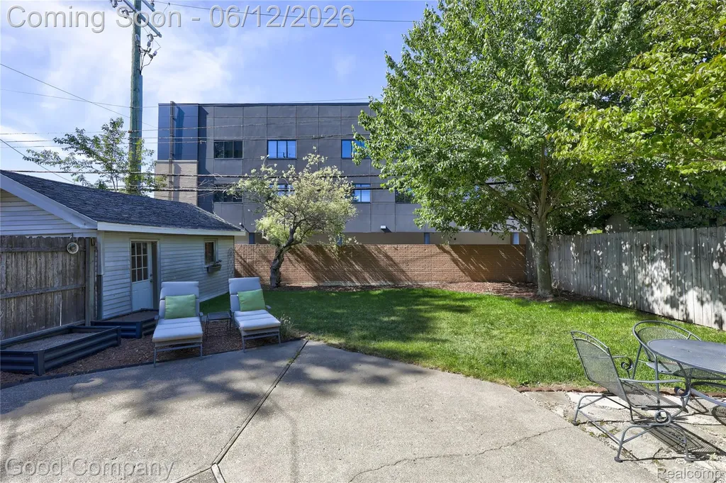 419 E 5th Street Royal Oak City MI 48067