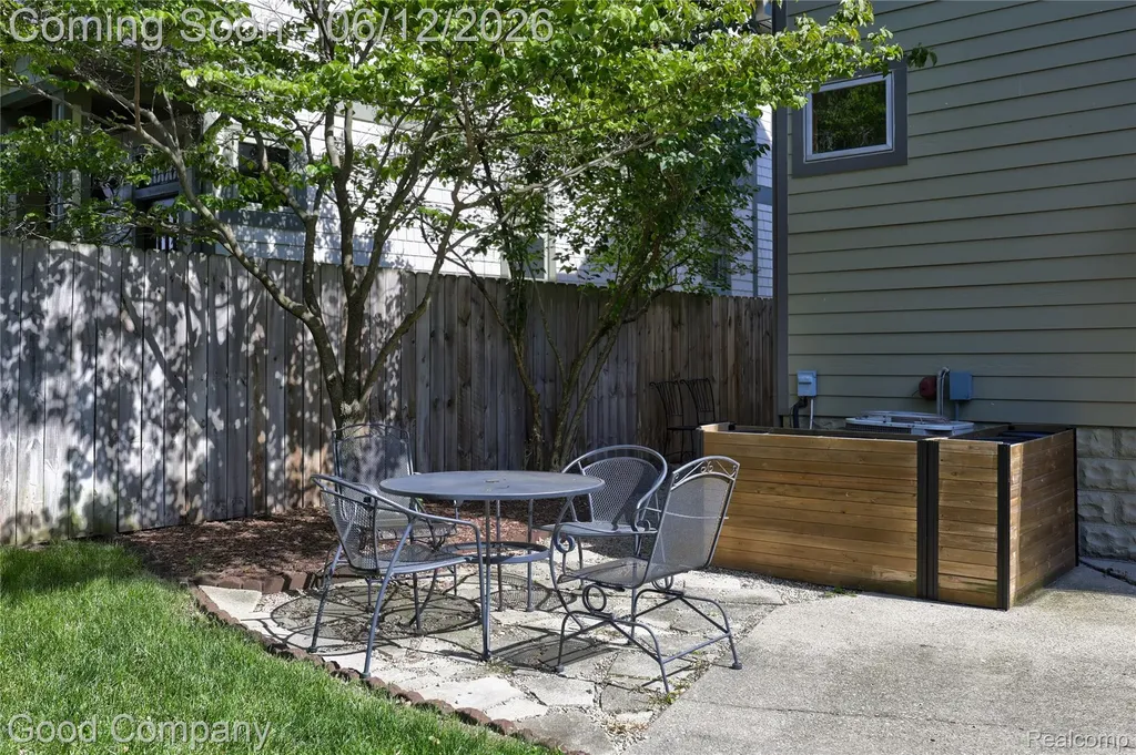 419 E 5th Street Royal Oak City MI 48067