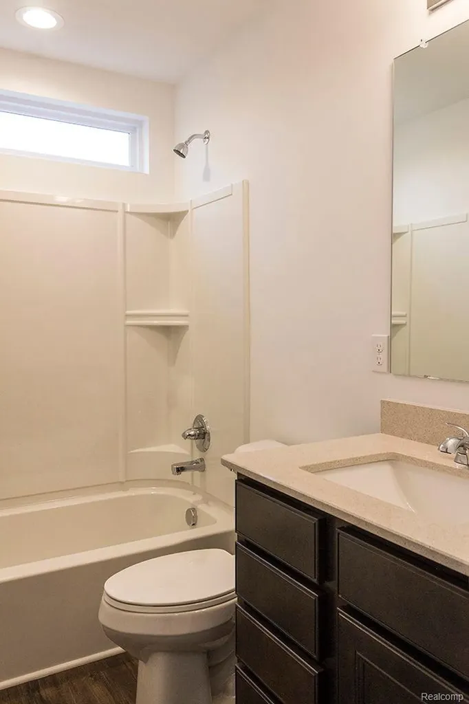 58410 Pembrooke Avenue New Haven Village MI 48048