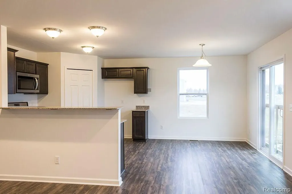 58410 Pembrooke Avenue New Haven Village MI 48048