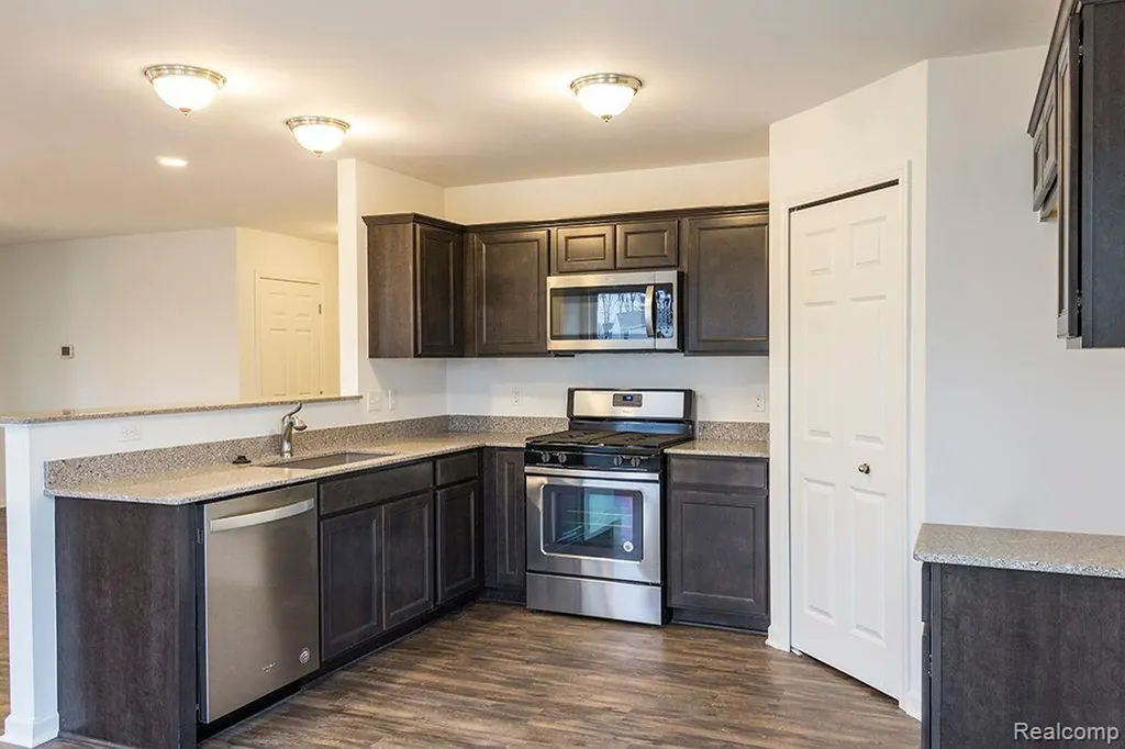58410 Pembrooke Avenue New Haven Village MI 48048