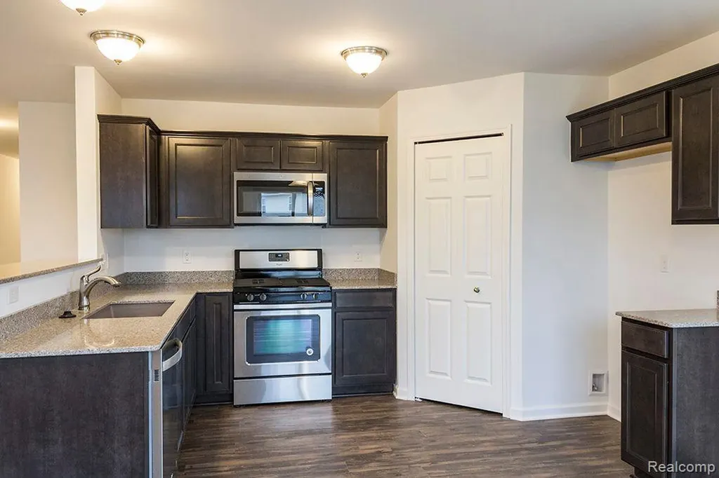 58410 Pembrooke Avenue New Haven Village MI 48048