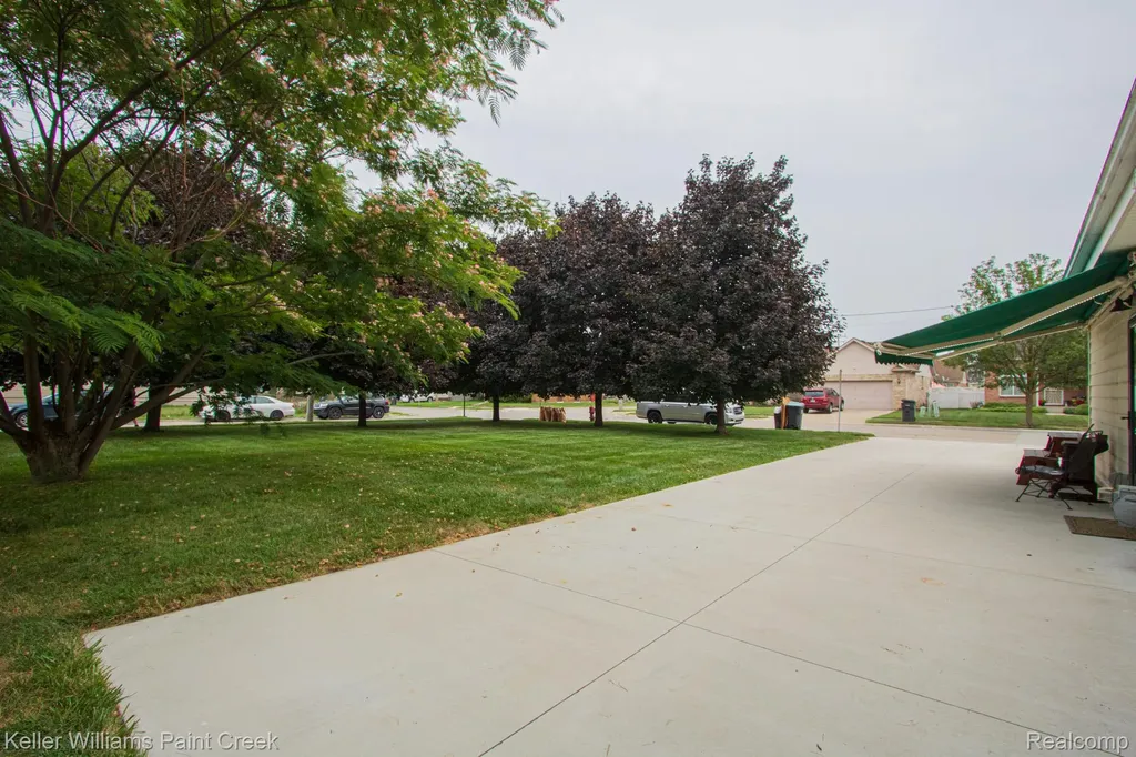 17501 Clarann Street Melvindale City MI 48122