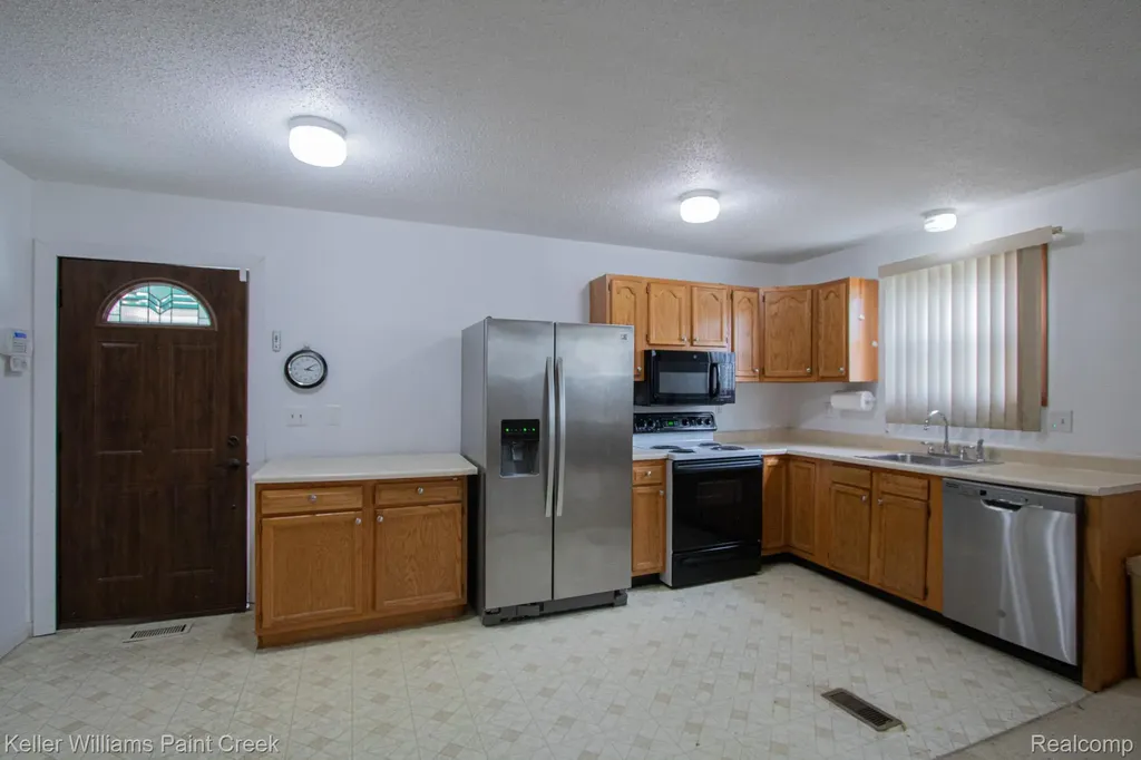 17501 Clarann Street Melvindale City MI 48122