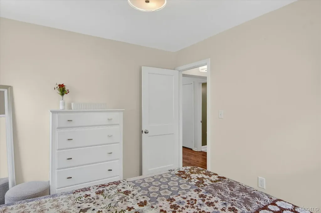 2217 Guthrie Avenue Royal Oak City MI 48067