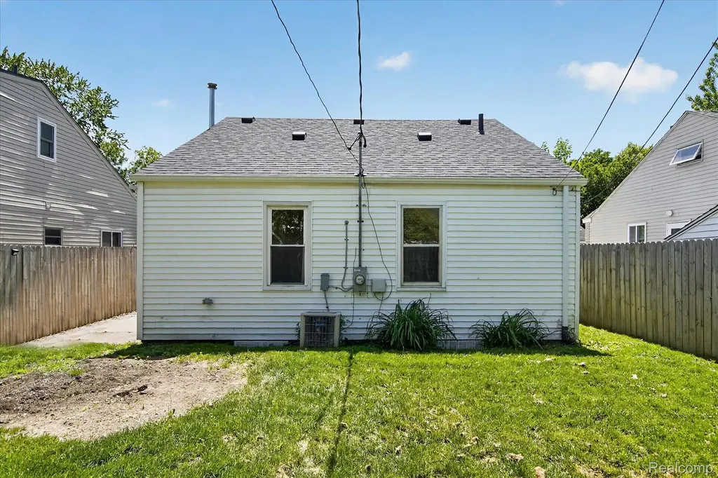 2217 Guthrie Avenue Royal Oak City MI 48067
