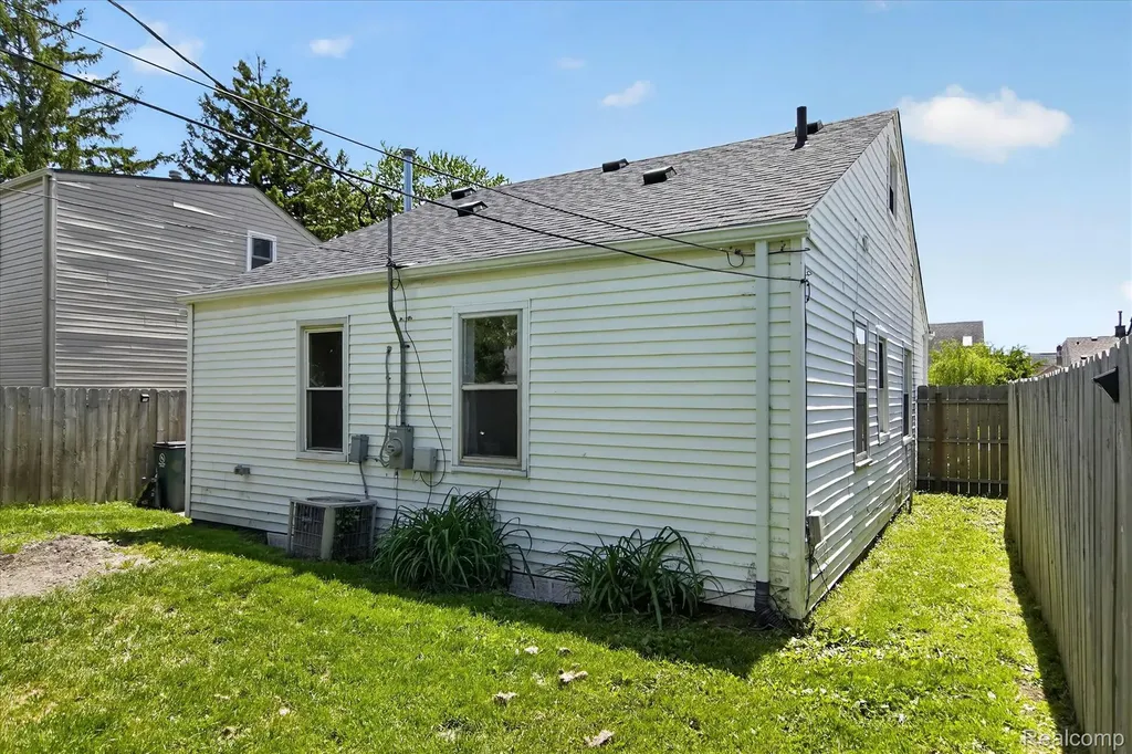 2217 Guthrie Avenue Royal Oak City MI 48067