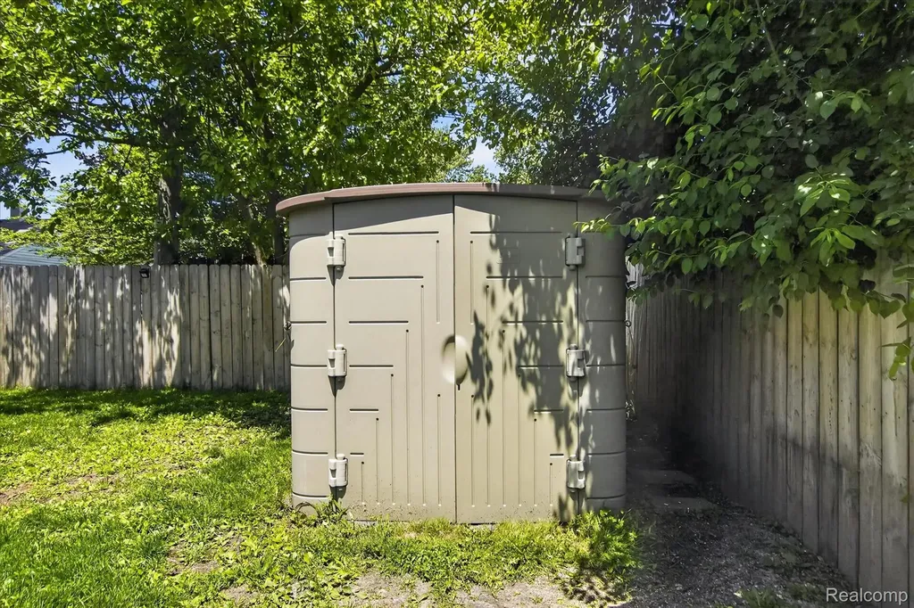 2217 Guthrie Avenue Royal Oak City MI 48067