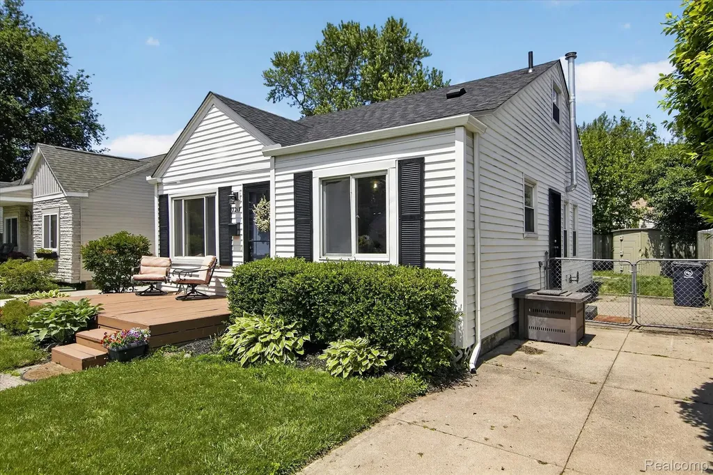 2217 Guthrie Avenue Royal Oak City MI 48067