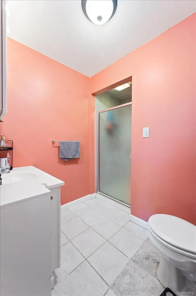 107 S Tilden Avenue Waterford Charter Township MI 48328
