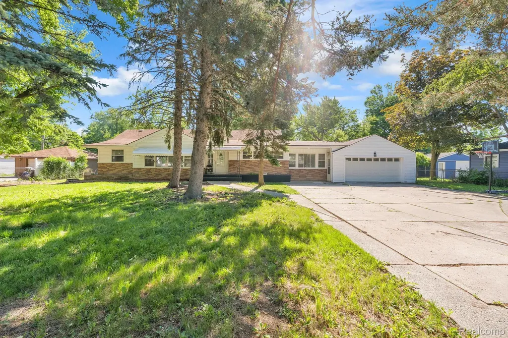 4453 Culver Street Dearborn Heights City MI 48125