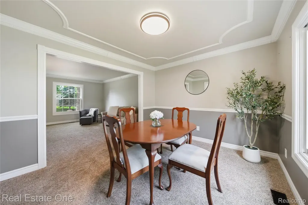 219 Briarwood Drive Highland Charter Township MI 48357