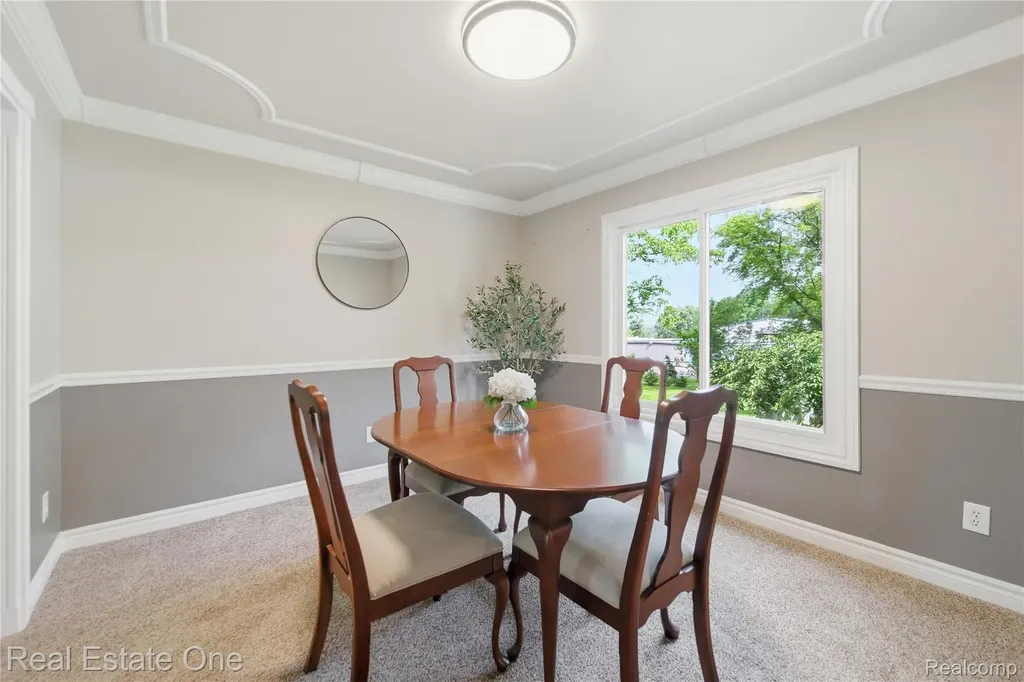 219 Briarwood Drive Highland Charter Township MI 48357
