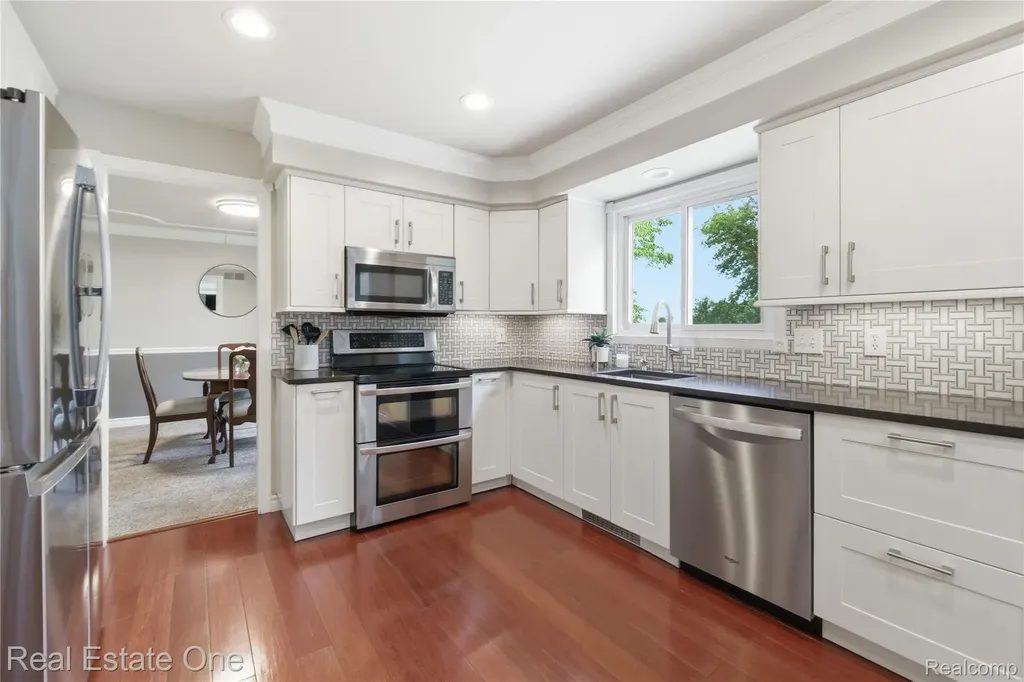 219 Briarwood Drive Highland Charter Township MI 48357