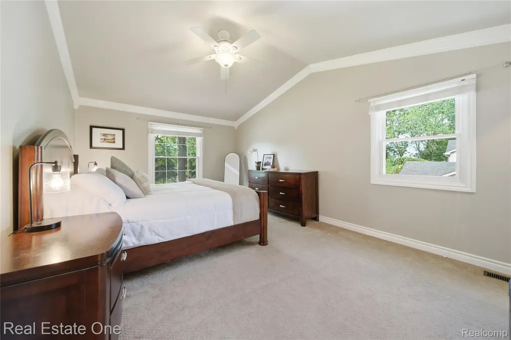 219 Briarwood Drive Highland Charter Township MI 48357