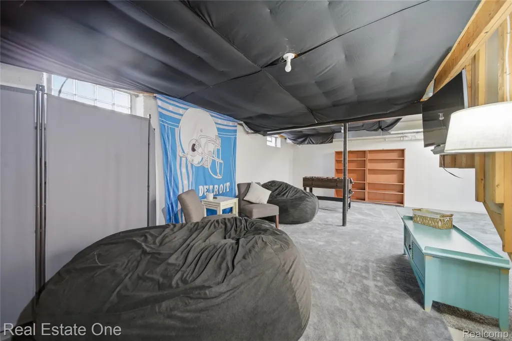 219 Briarwood Drive Highland Charter Township MI 48357