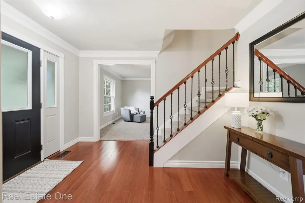 219 Briarwood Drive Highland Charter Township MI 48357