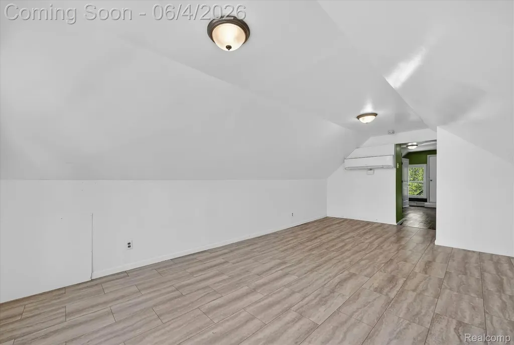 351 Edgewood Place Ferndale City MI 48220