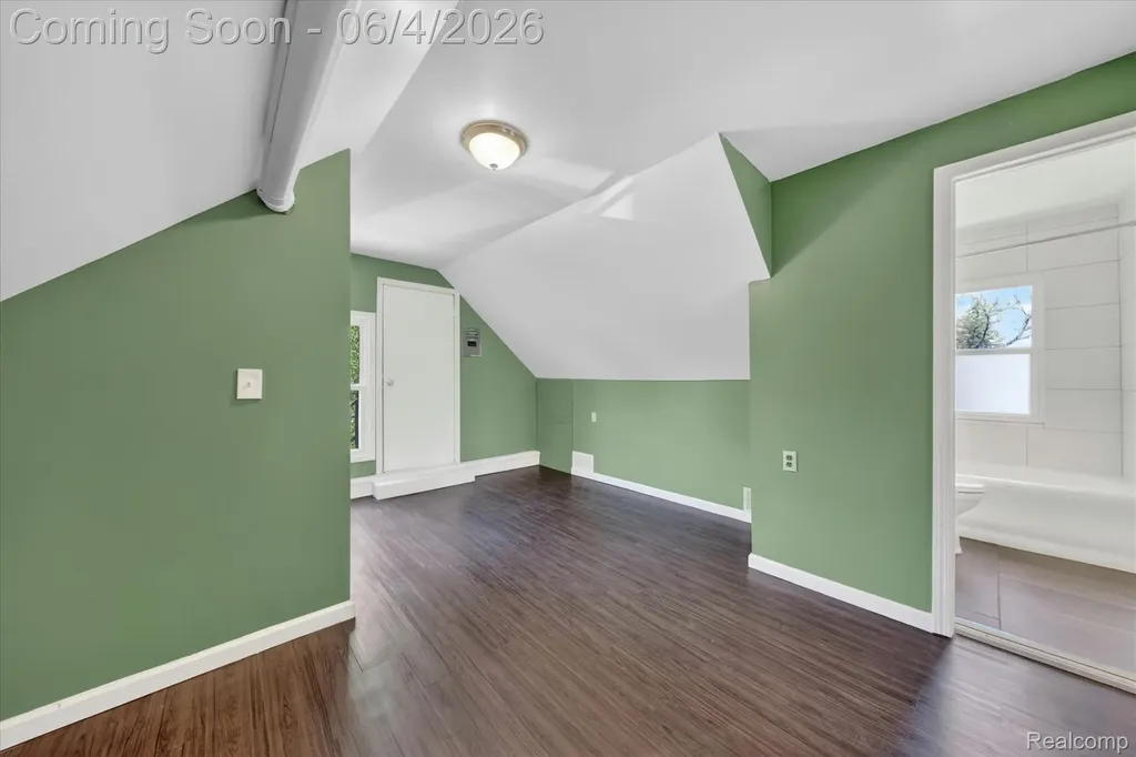 351 Edgewood Place Ferndale City MI 48220