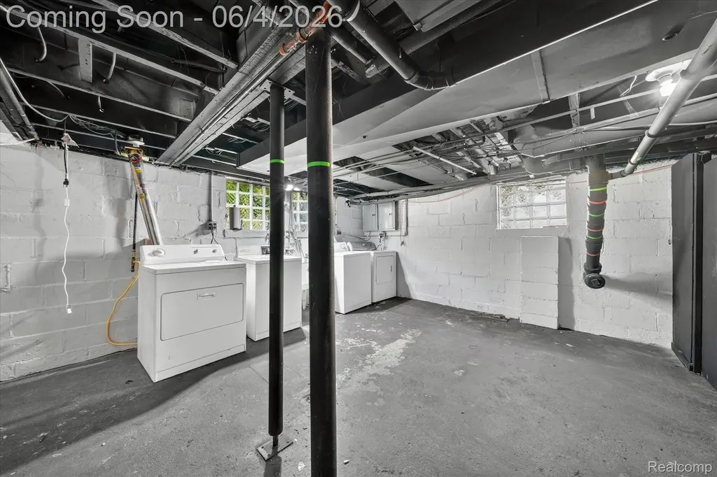 351 Edgewood Place Ferndale City MI 48220