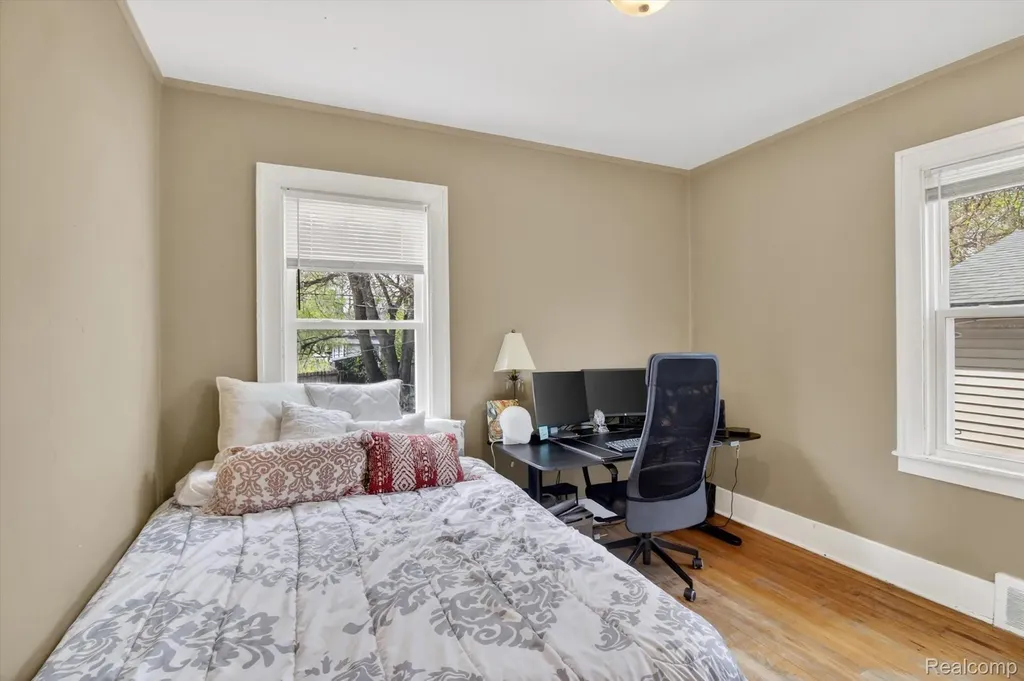 351 Edgewood Place Ferndale City MI 48220