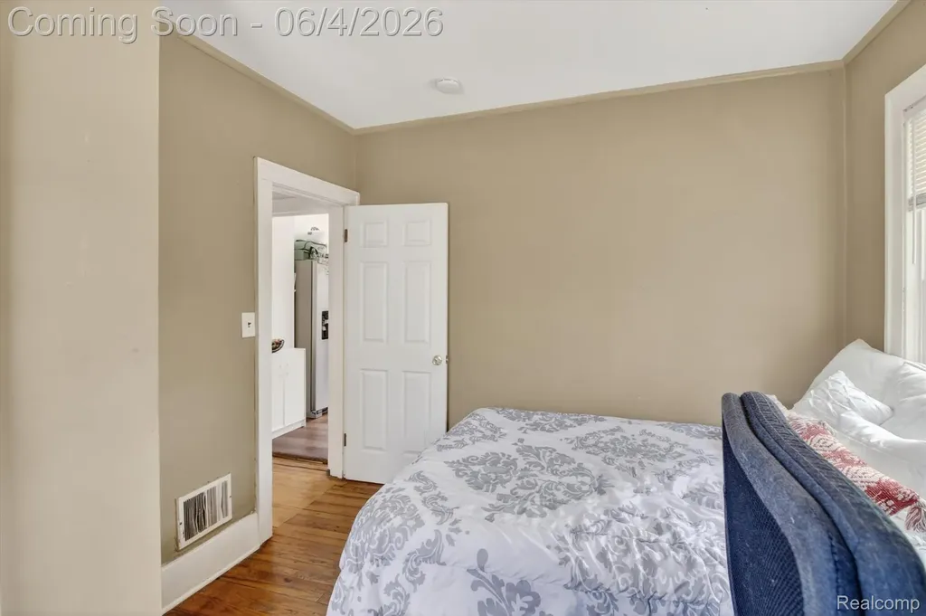 351 Edgewood Place Ferndale City MI 48220