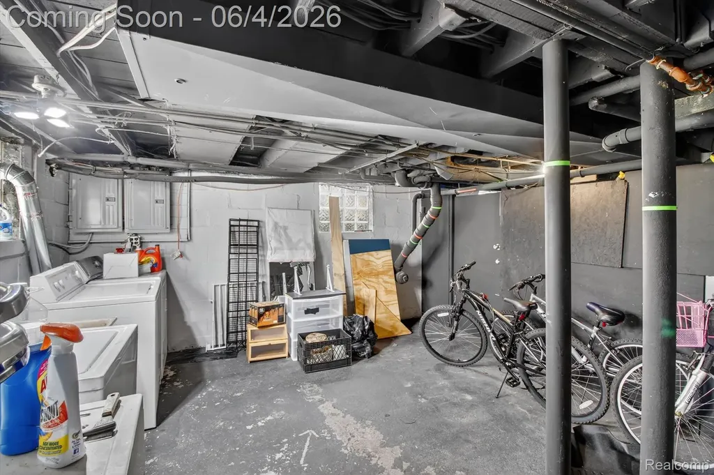 351 Edgewood Place Ferndale City MI 48220