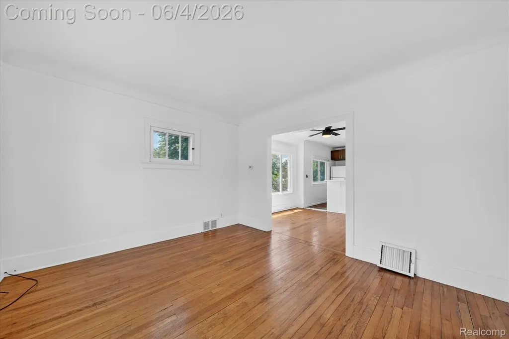 351 Edgewood Place Ferndale City MI 48220