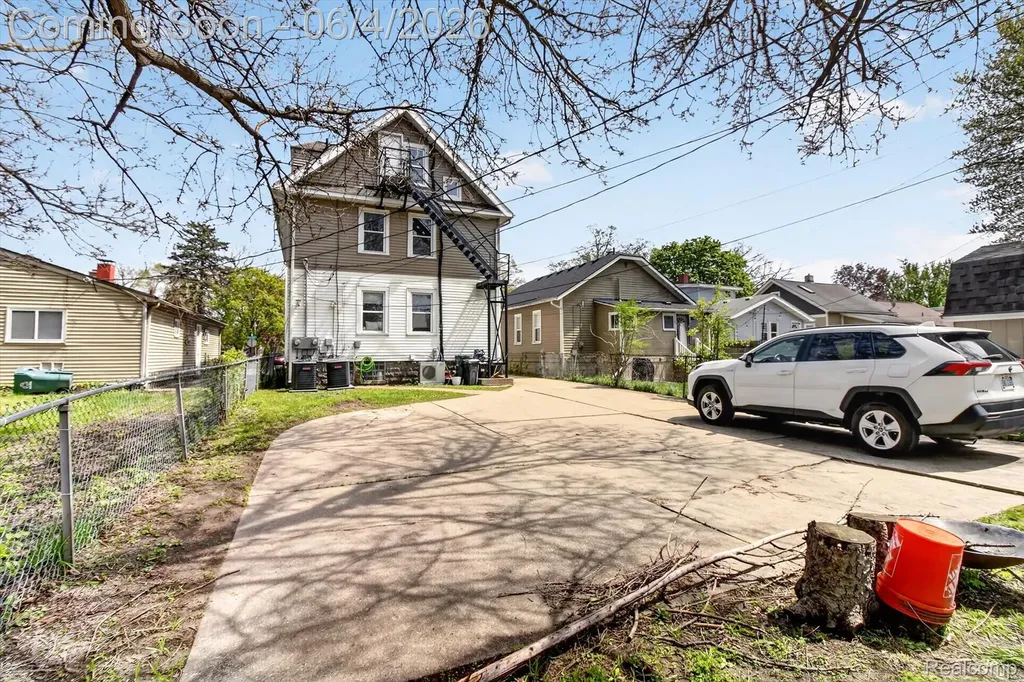 351 Edgewood Place Ferndale City MI 48220