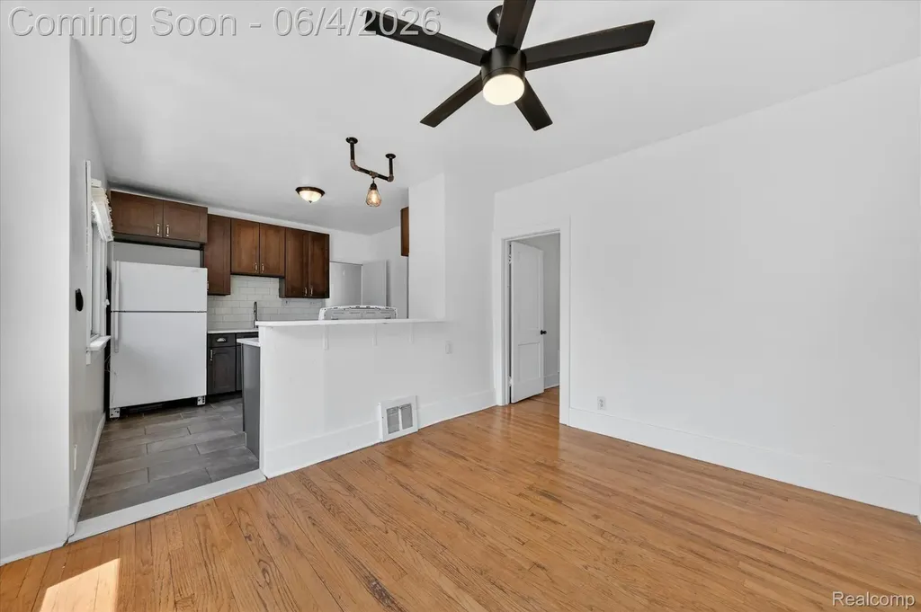 351 Edgewood Place Ferndale City MI 48220